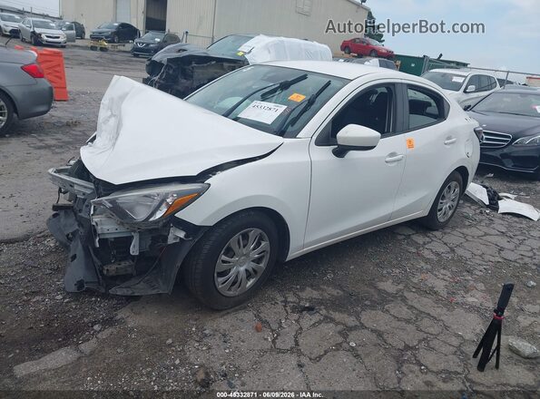 3MYDLBYV7KY502499 2019 TOYOTA YARIS White წინა მარცხენა ხედი სამი მეოთხედიდან