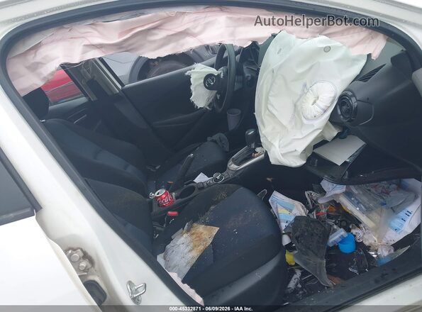 3MYDLBYV7KY502499 2019 TOYOTA YARIS White წინა სალონის ხედი
