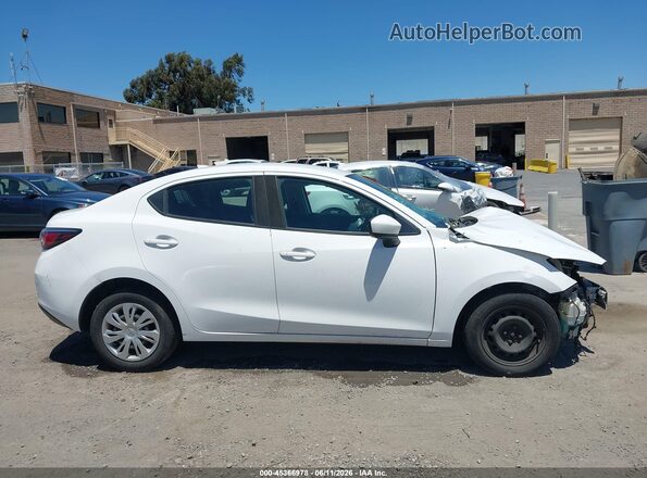 3MYDLBYV7KY512997 2019 TOYOTA YARIS White Vista del cuadro de instrumentos