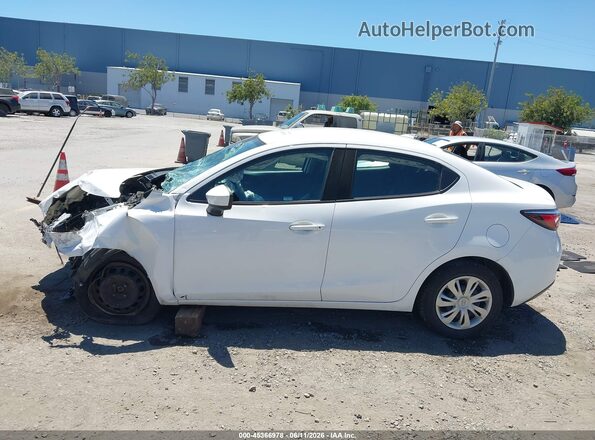 3MYDLBYV7KY512997 2019 TOYOTA YARIS White Vista interior trasera