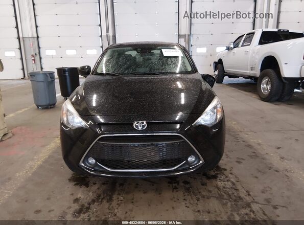 3MYDLBYV7KY527080 2019 TOYOTA YARIS Black ხელსაწყოთა პანელის ხედი