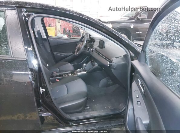 3MYDLBYV7KY527080 2019 TOYOTA YARIS Black წინა სალონის ხედი