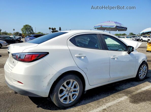3MYDLBYV8HY149134 2017 TOYOTA YARIS White Задня права чверть