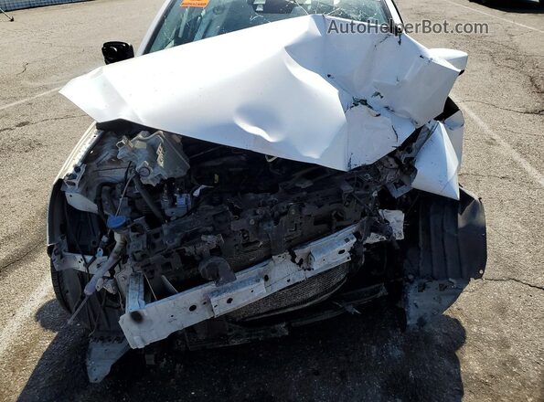 3MYDLBYV8HY149134 2017 TOYOTA YARIS White Вид задньої частини салону