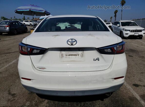 3MYDLBYV8HY149134 2017 TOYOTA YARIS White Вид ззаду