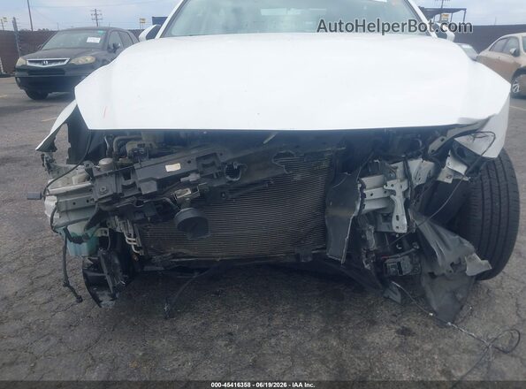 3MYDLBYV8HY173692 2017 TOYOTA YARIS IA White Դիմացի տեսք