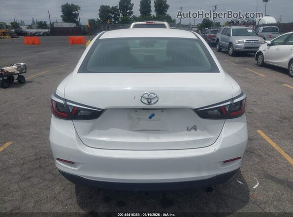 3MYDLBYV8HY173692 2017 TOYOTA YARIS IA White 