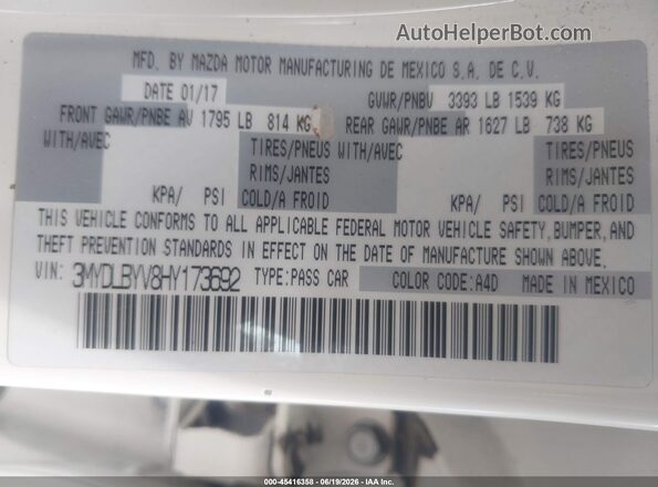 3MYDLBYV8HY173692 2017 TOYOTA YARIS IA White Շարժիչի բաժամունքի տեսք