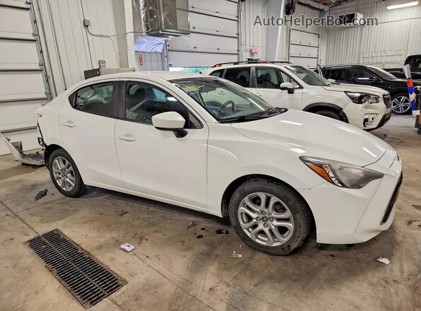 3MYDLBYV8HY180416 2017 TOYOTA YARIS White წინა მარჯვენა