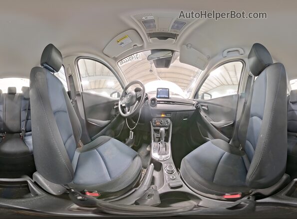 3MYDLBYV8HY180416 2017 TOYOTA YARIS White სალონის 360-გრადუსიანი ხედი