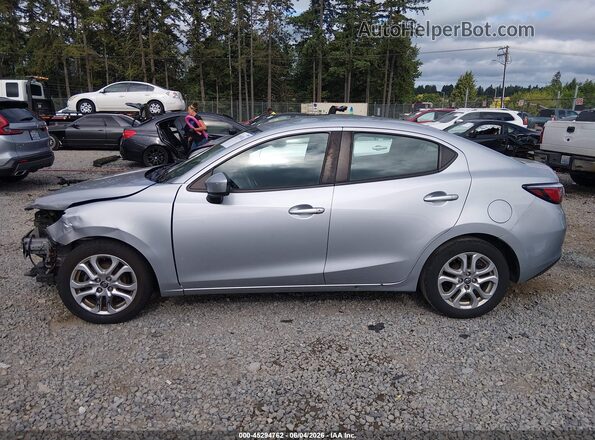3MYDLBYV8HY184126 2017 TOYOTA YARIS IA Silver 