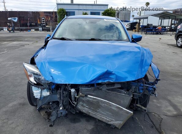 3MYDLBYV8JY318042 2018 TOYOTA YARIS Синий Вид спереди