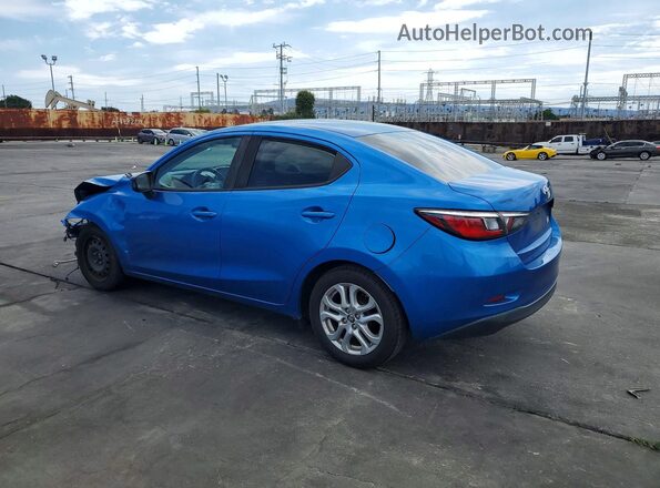 3MYDLBYV8JY318042 2018 TOYOTA YARIS Синий Задняя левая четверть