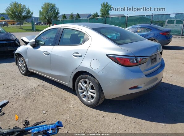 3MYDLBYV8JY321846 2018 TOYOTA YARIS IA Silver Հետևի ձախ