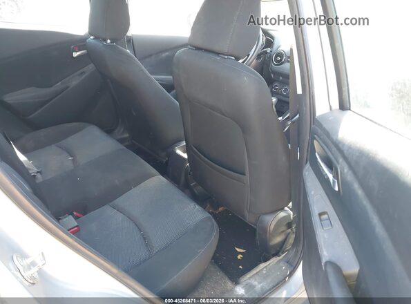 3MYDLBYV8JY321846 2018 TOYOTA YARIS IA Silver VIN կոդի պիտակի տեսք