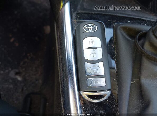 3MYDLBYV8JY321846 2018 TOYOTA YARIS IA Silver Առջևի վահանակի տեսք