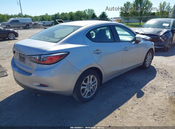 3MYDLBYV8JY321846 2018 TOYOTA YARIS IA Silver Հետևի աջ