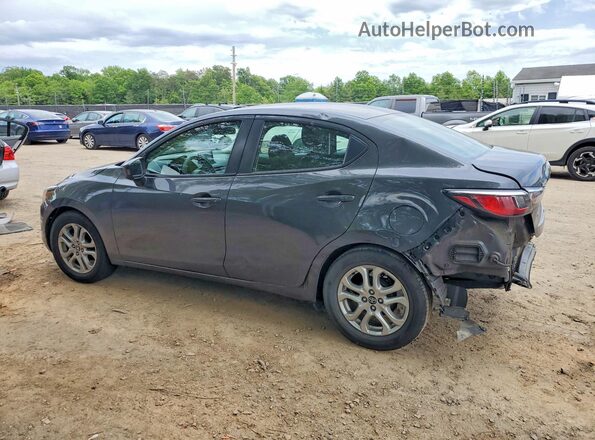 3MYDLBYV9HY167576 2017 TOYOTA YARIS Gray 