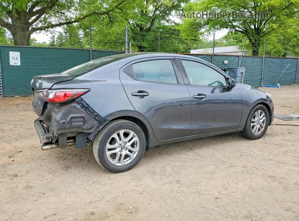 3MYDLBYV9HY167576 2017 TOYOTA YARIS Gray 