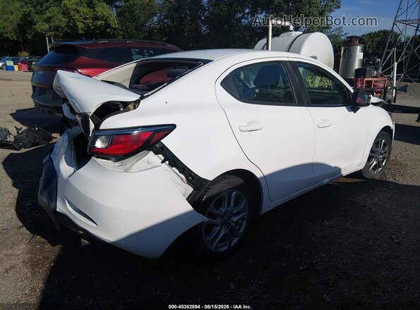 3MYDLBYV9HY175709 2017 TOYOTA YARIS IA White Հետևի աջ