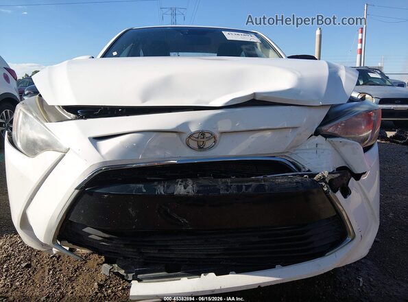 3MYDLBYV9HY175709 2017 TOYOTA YARIS IA White Առջևի վահանակի տեսք