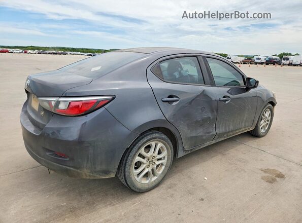 3MYDLBYV9JY311617 2018 TOYOTA YARIS Серый 