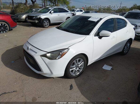 3MYDLBYV9JY316509 2018 TOYOTA YARIS IA White Передня ліва чверть