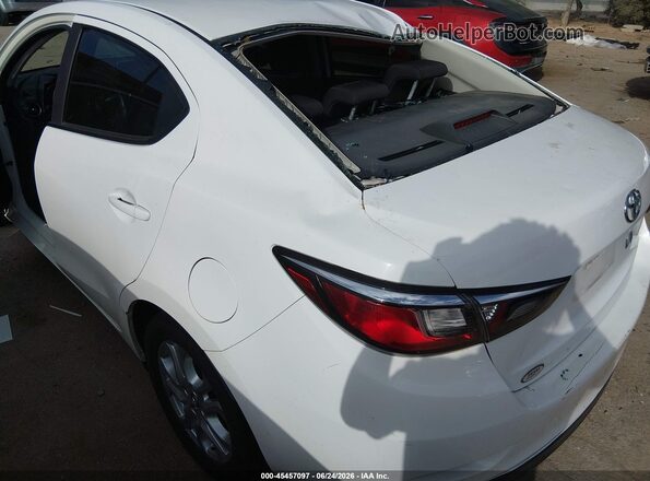 3MYDLBYV9JY316509 2018 TOYOTA YARIS IA White Вид спереду
