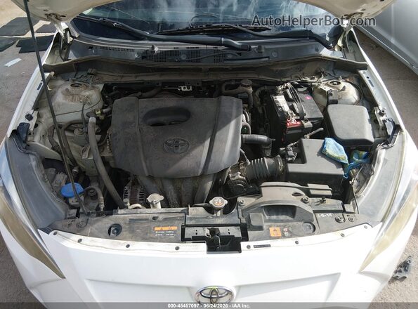 3MYDLBYV9JY316509 2018 TOYOTA YARIS IA White Вид ззаду