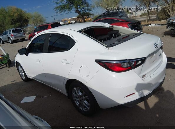 3MYDLBYV9JY316509 2018 TOYOTA YARIS IA White Вид задньої частини салону