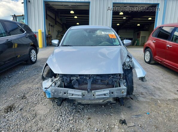 3MYDLBYV9JY328045 2018 TOYOTA YARIS Silver Vista frontal