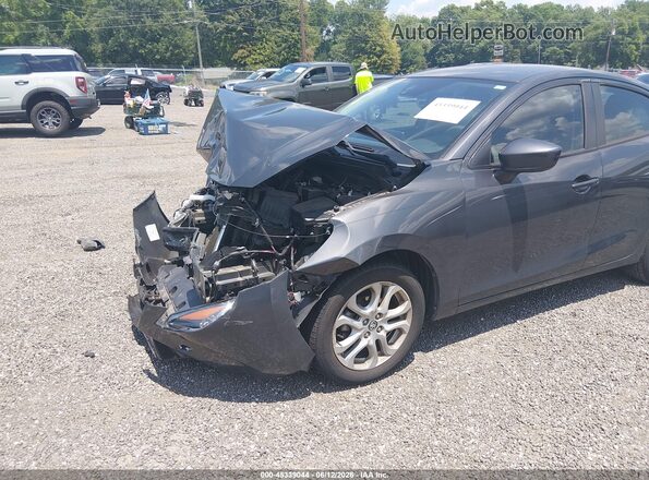3MYDLBYV9JY332323 2018 TOYOTA YARIS IA Gray 
