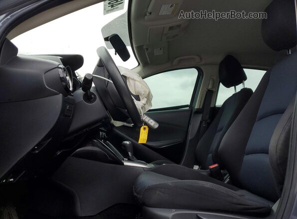 3MYDLBYVXGY103223 2016 TOYOTA YARIS Gray Widok wnętrza z przodu