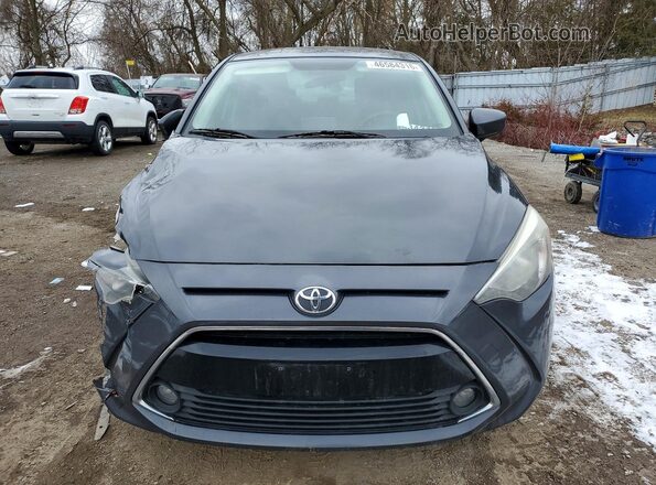 3MYDLBYVXGY103223 2016 TOYOTA YARIS Gray Widok z przodu