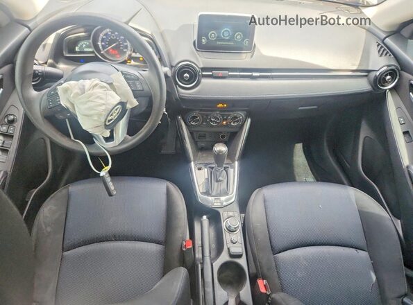 3MYDLBYVXHY151323 2017 TOYOTA YARIS Gray Вид панелі приладів