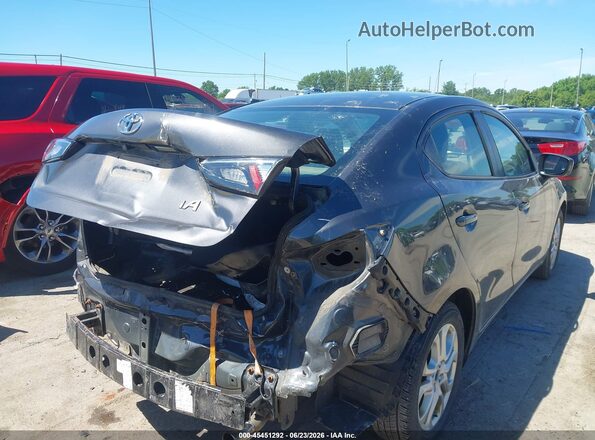 3MYDLBYVXHY155405 2017 TOYOTA YARIS IA Gray Rear right