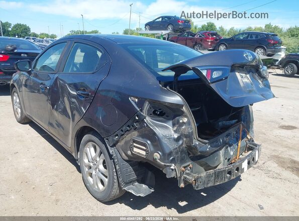 3MYDLBYVXHY155405 2017 TOYOTA YARIS IA Gray Rear left
