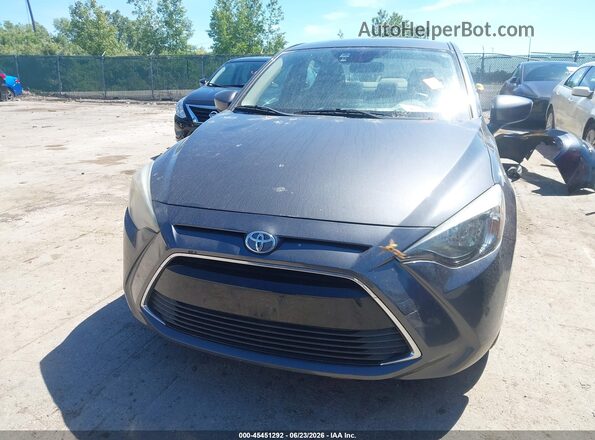 3MYDLBYVXHY155405 2017 TOYOTA YARIS IA Gray Rear interior view