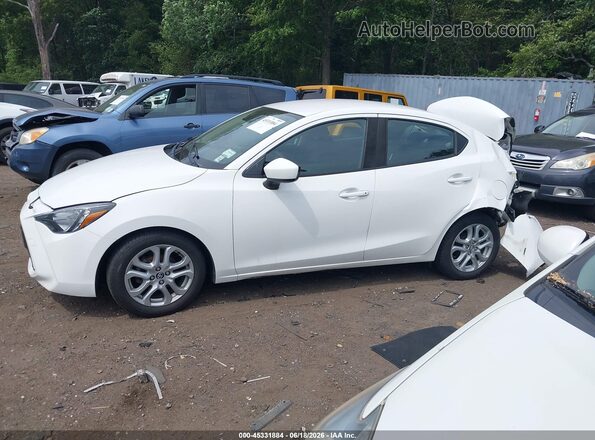 3MYDLBYVXHY156196 2017 TOYOTA YARIS IA White Սալոնի 360 աստիճան տեսք