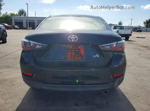3MYDLBYVXHY164136 2017 TOYOTA YARIS Black Widok z tyłu