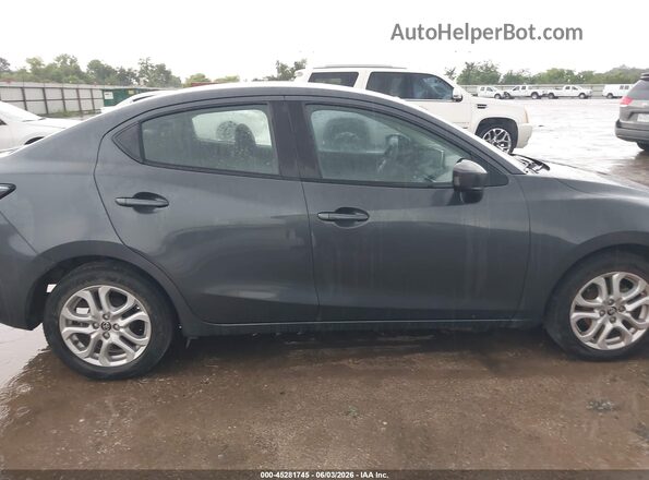 3MYDLBYVXHY165397 2017 TOYOTA YARIS IA Gray 