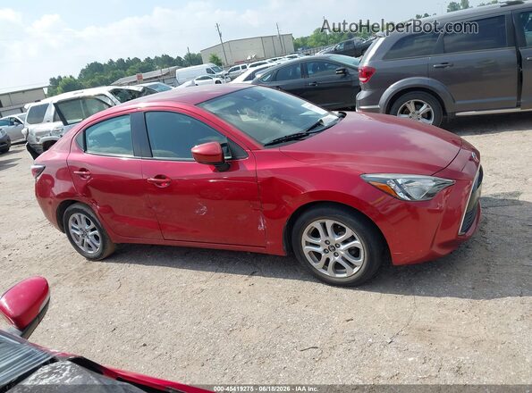 3MYDLBYVXJY306457 2018 TOYOTA YARIS IA Red უკანა სალონის ხედი