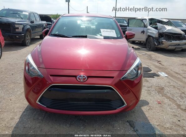 3MYDLBYVXJY306457 2018 TOYOTA YARIS IA Red ხელსაწყოთა პანელის ხედი