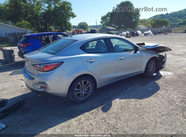 3MYDLBYVXKY502996 2019 TOYOTA YARIS Silver Հետևի աջ