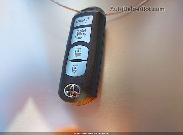 3MYDLBYVXKY502996 2019 TOYOTA YARIS Silver Առջևի վահանակի տեսք
