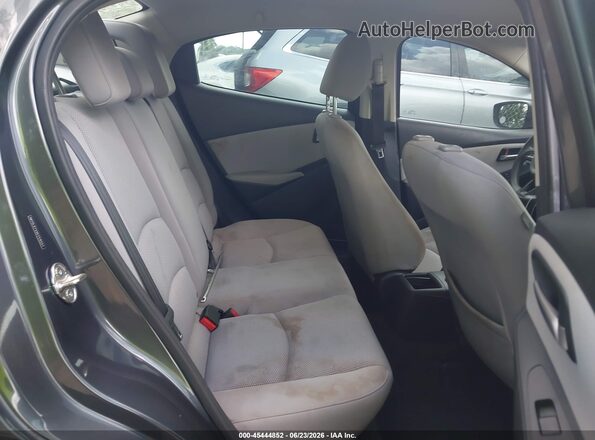 3MYDLBYVXKY516557 2019 TOYOTA YARIS Gray Vista de la etiqueta del VIN
