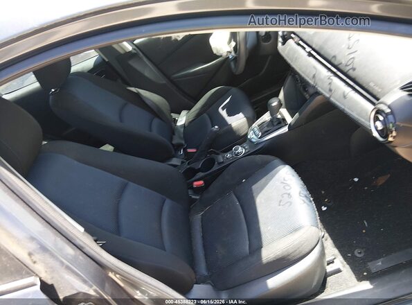 3MYDLBYVXKY520155 2019 TOYOTA YARIS Серый Вид салона спереди