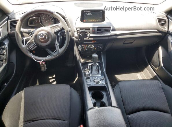 3MZBN1K70JM260341 2018 MAZDA 3 Черный Вид панели приборов