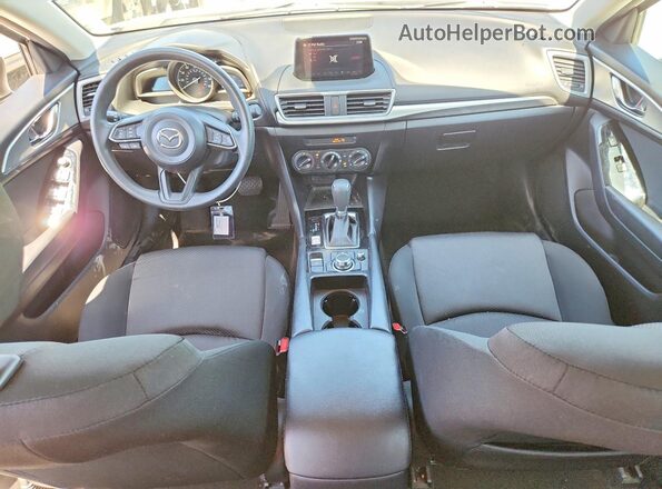 3MZBN1K75JM226024 2018 MAZDA 3 Белый Вид панели приборов