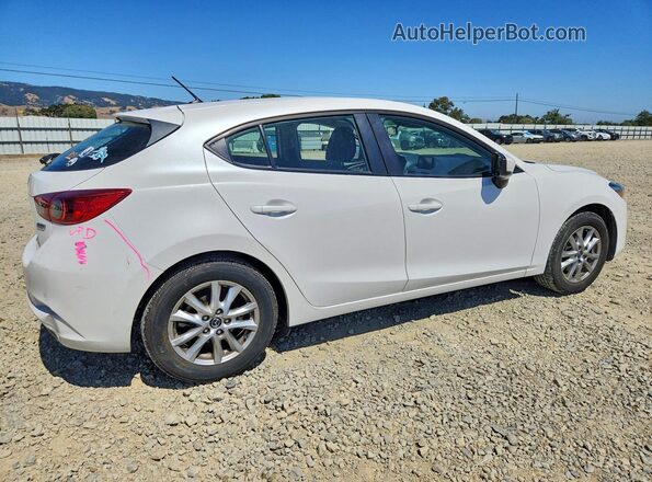 3MZBN1K75JM226024 2018 MAZDA 3 Белый Задняя правая четверть